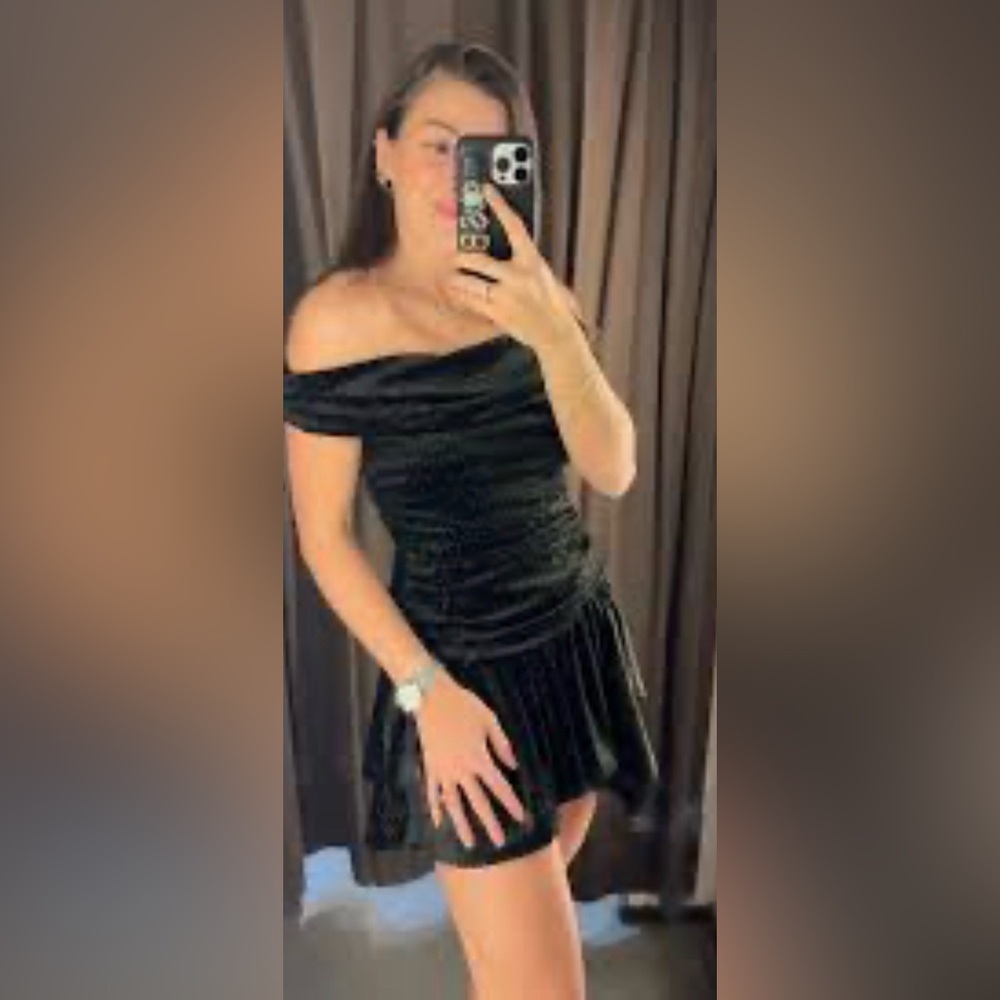 Elegant Black Off-Shoulder Dress Zara size xs